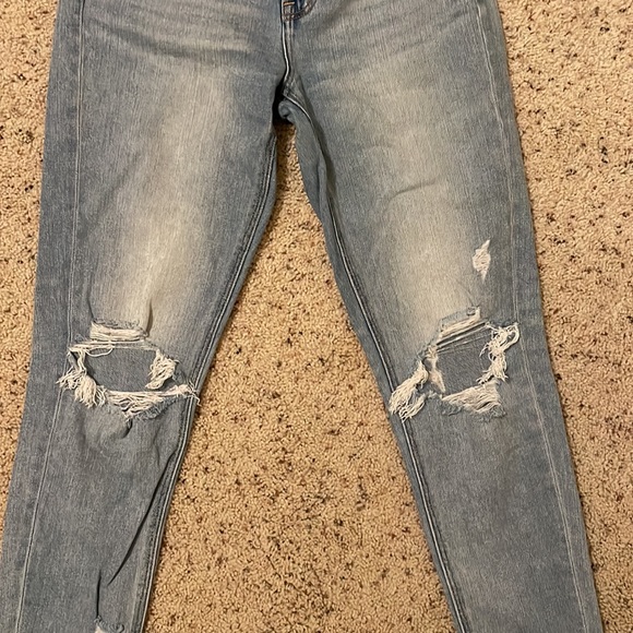 American Eagle Mom Jeans - Picture 2 of 7